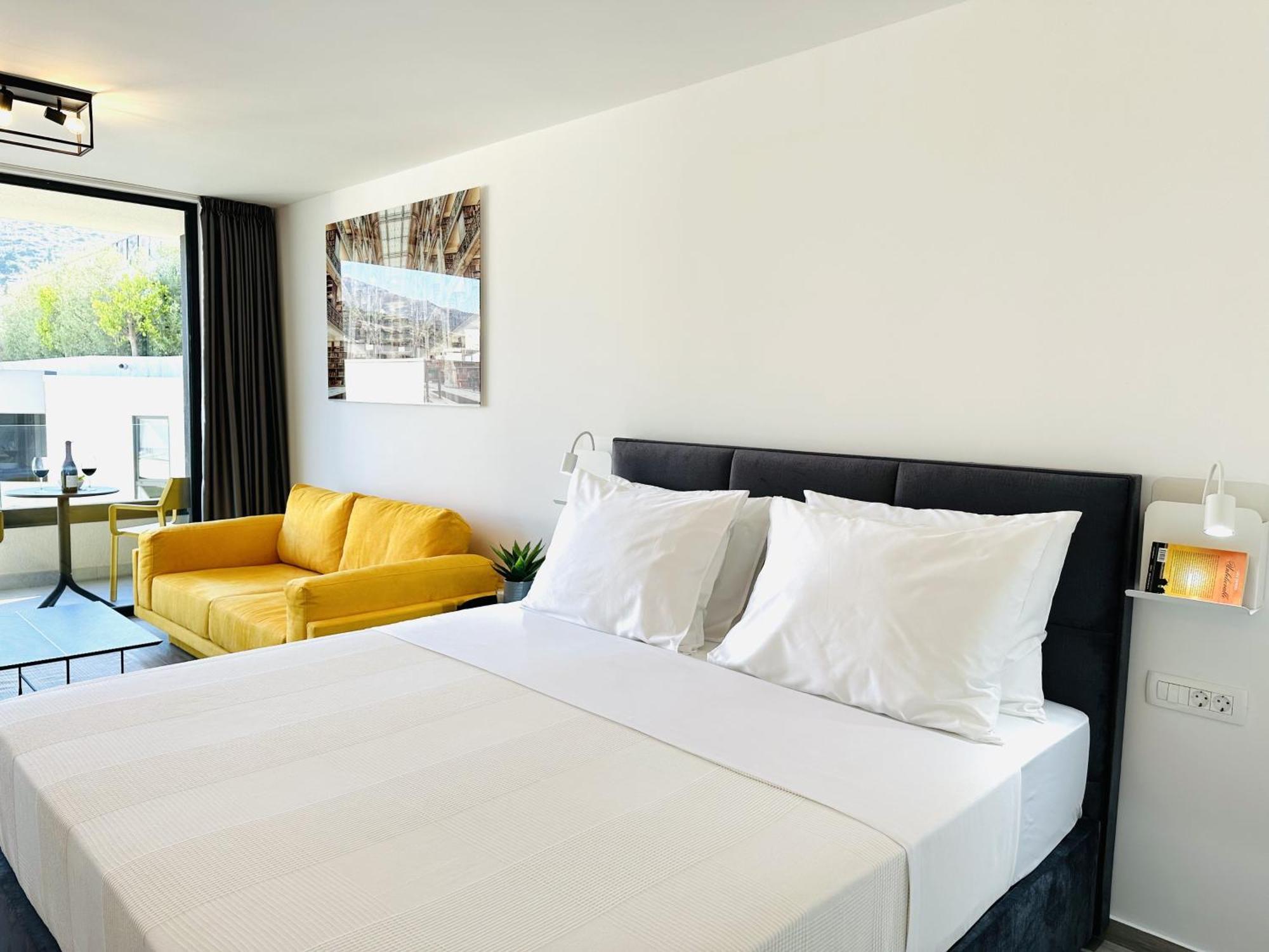 The Urbanite Apartma